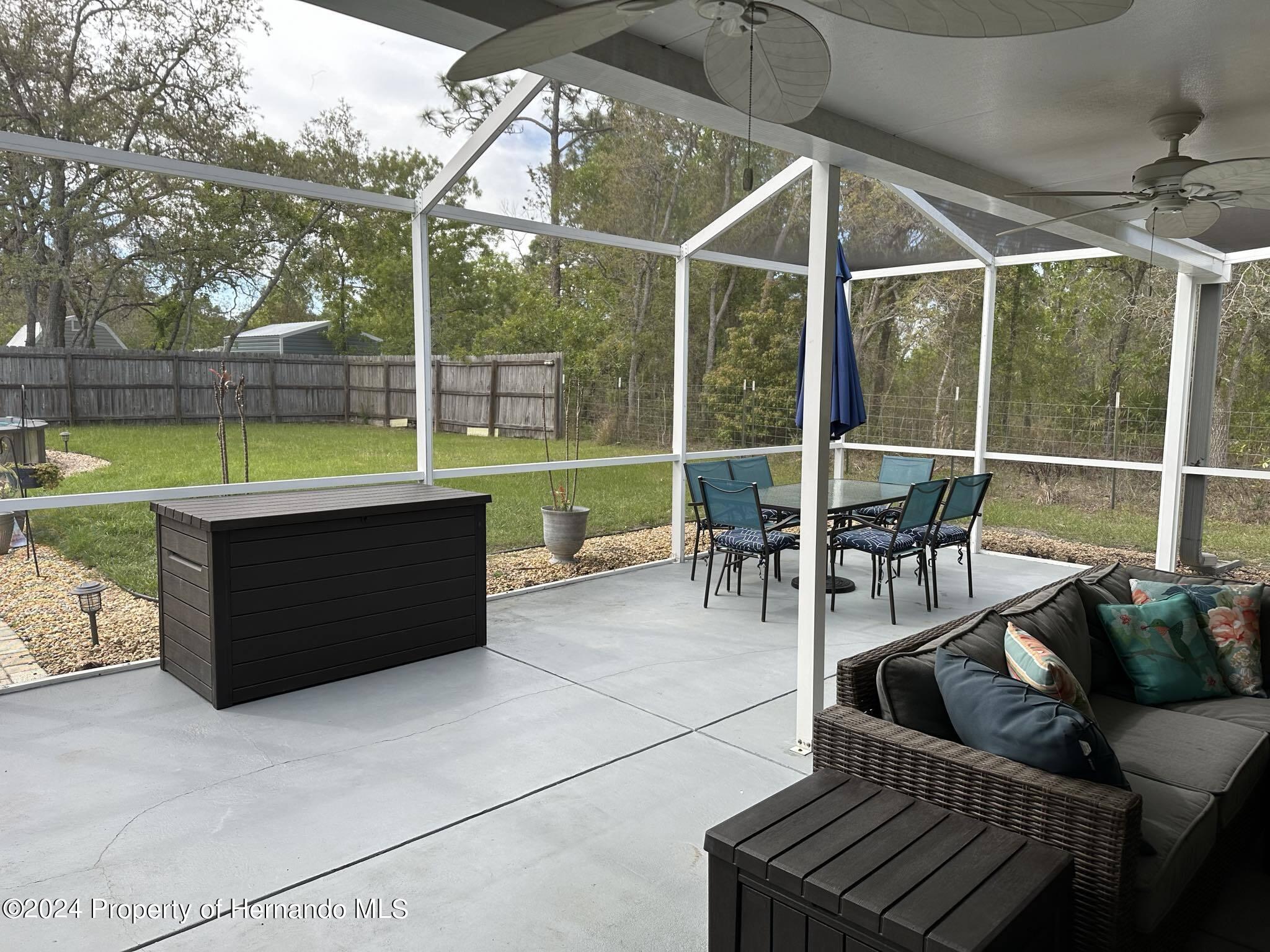 15031 Hummingbird Weeki Wachee, FL 34614 - Photo 10 of 22 Lanai 2