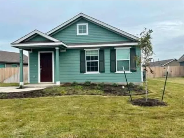 $1,700 | 420 Halfmoon Drive, Lockhart, TX 78644