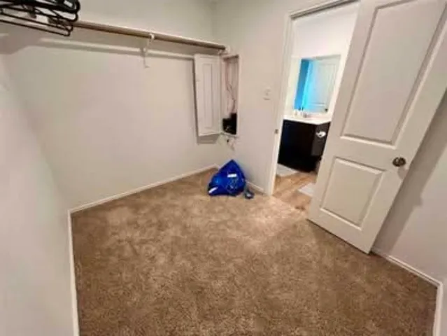 $1,600 | 420 Halfmoon Drive, Lockhart, TX 78644