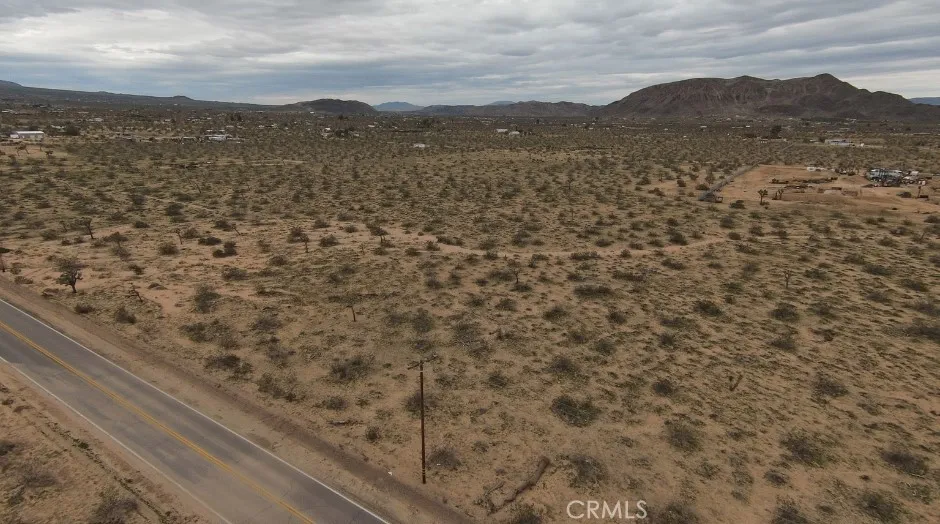 59520 Reche Landers, CA 92285 - Photo 9 of 11 a view of a dry yard
