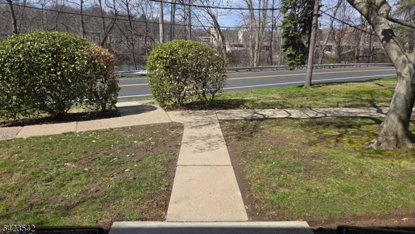 $129,900 | 145 River Drive, Unit 145, Elmwood Park, NJ 07407