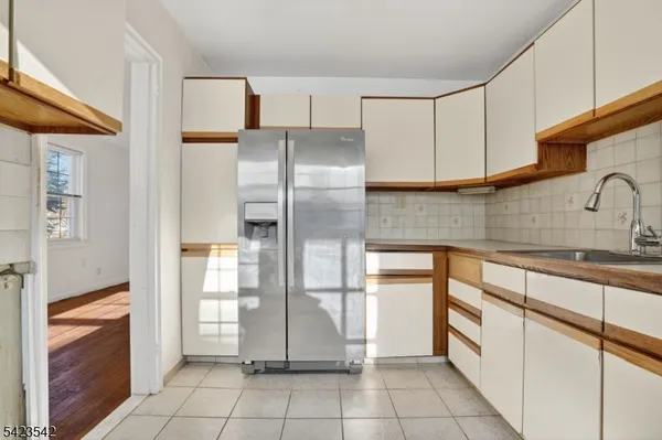 $129,900 | 145 River Drive, Unit 145, Elmwood Park, NJ 07407