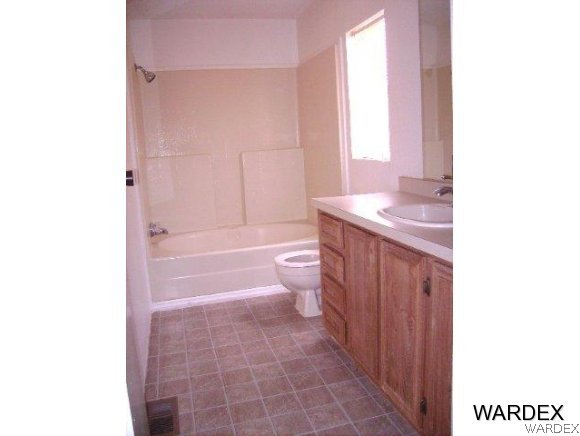 3897 Bouse Road Golden Valley, AZ 86413 - Photo 10 of 17 Master Bathroom