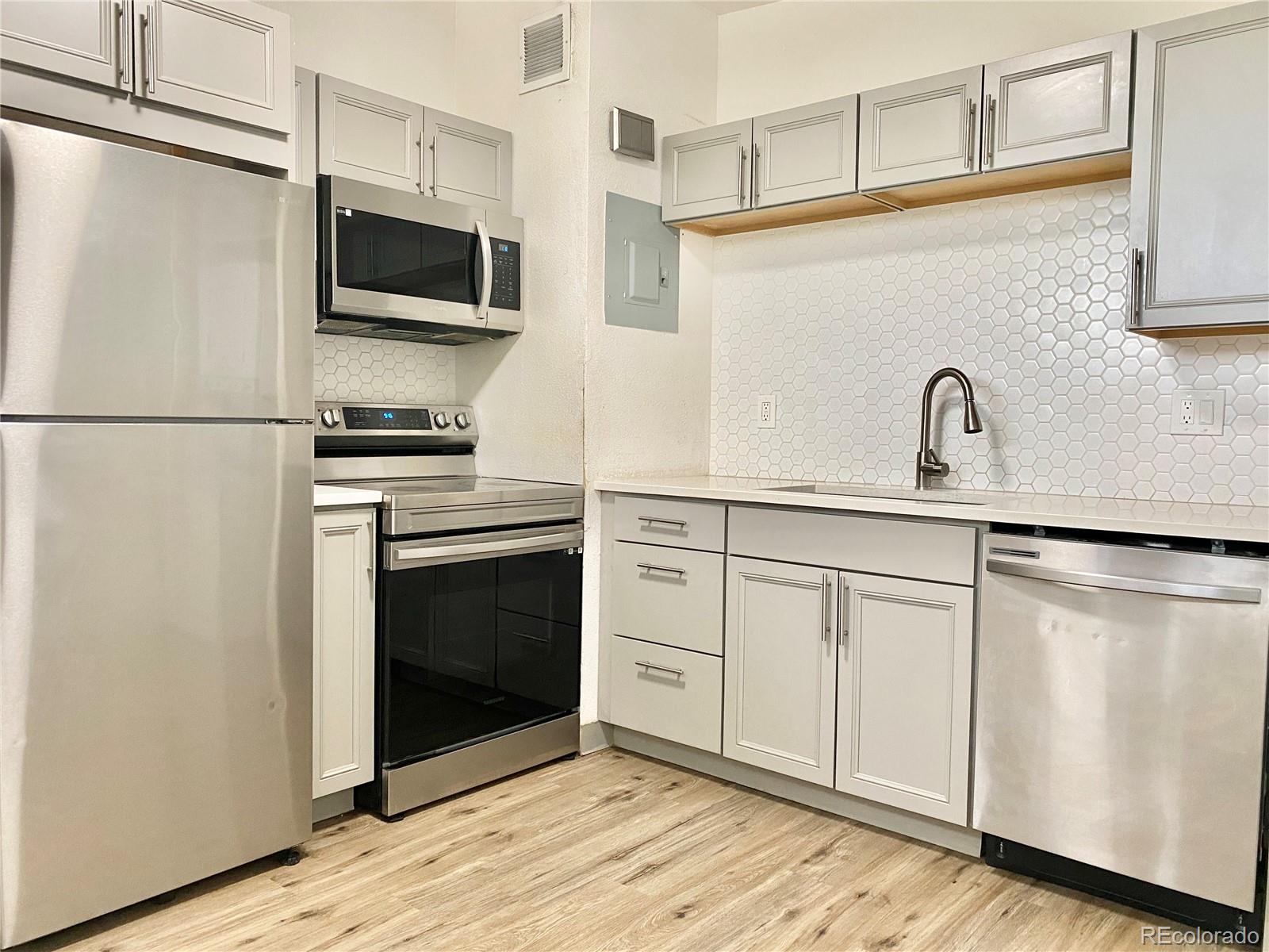 1127 Clinton Street Aurora, CO 80010 - Photo 3 of 8