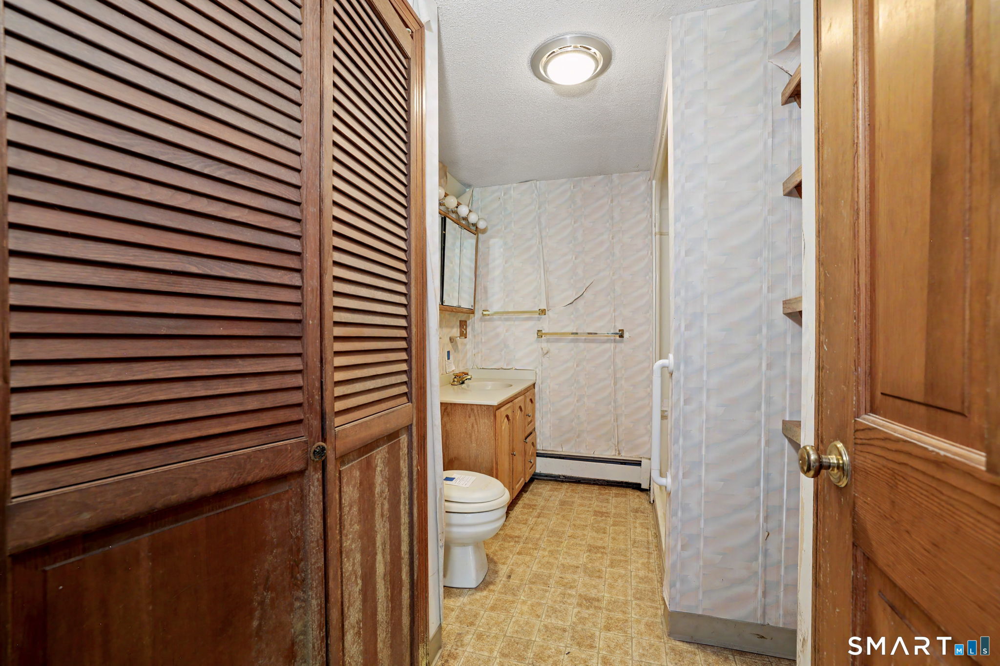 111 Daisy Circle Bristol, CT 06010 - Photo 15 of 40
