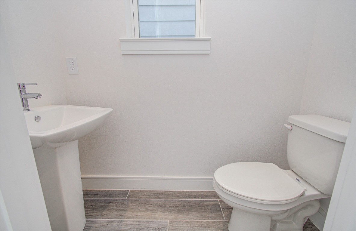 8930 Spring Knoll Forest Drive Houston, TX 77080 - Photo 18 of 37