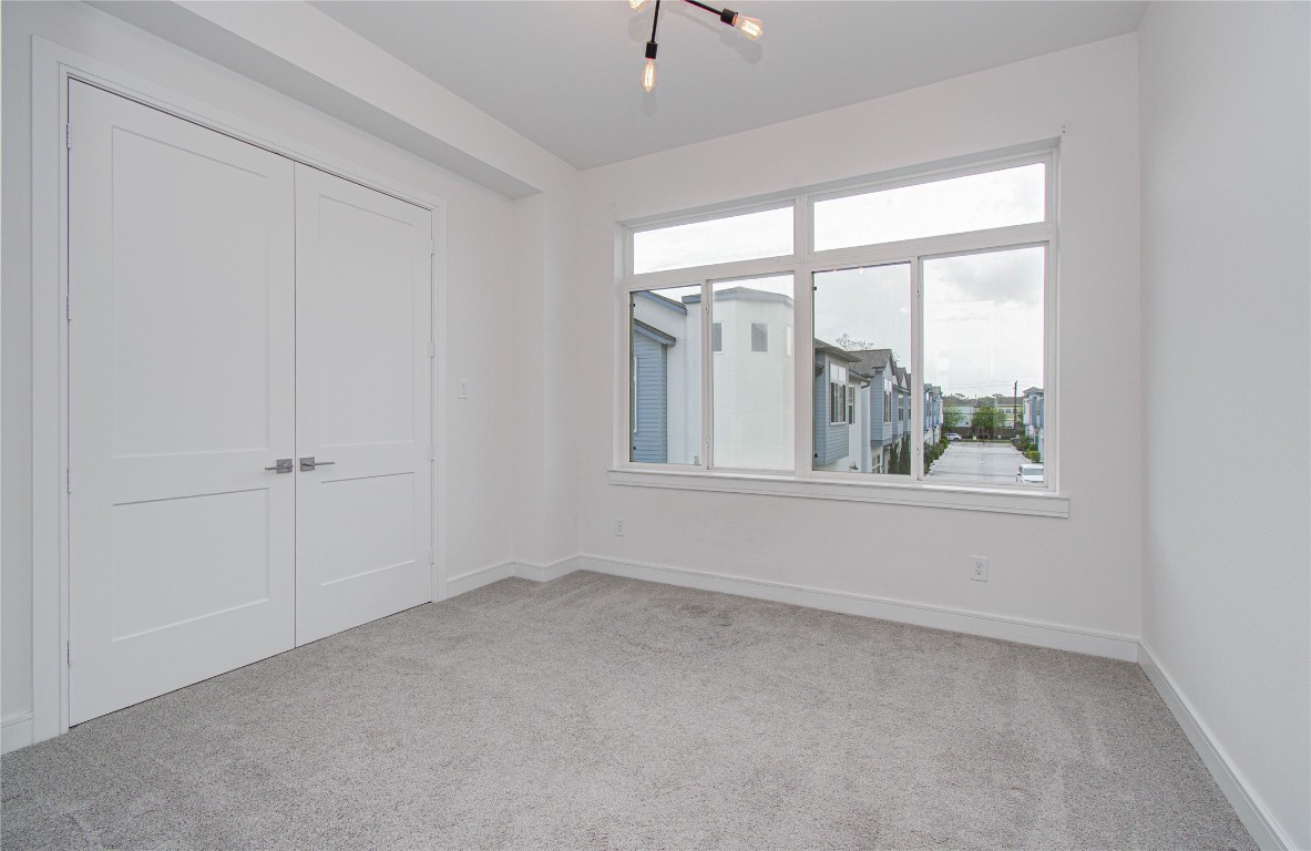 8930 Spring Knoll Forest Drive Houston, TX 77080 - Photo 21 of 37