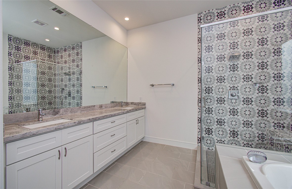 8930 Spring Knoll Forest Drive Houston, TX 77080 - Photo 23 of 37