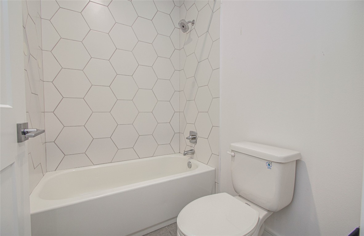 8930 Spring Knoll Forest Drive Houston, TX 77080 - Photo 29 of 37