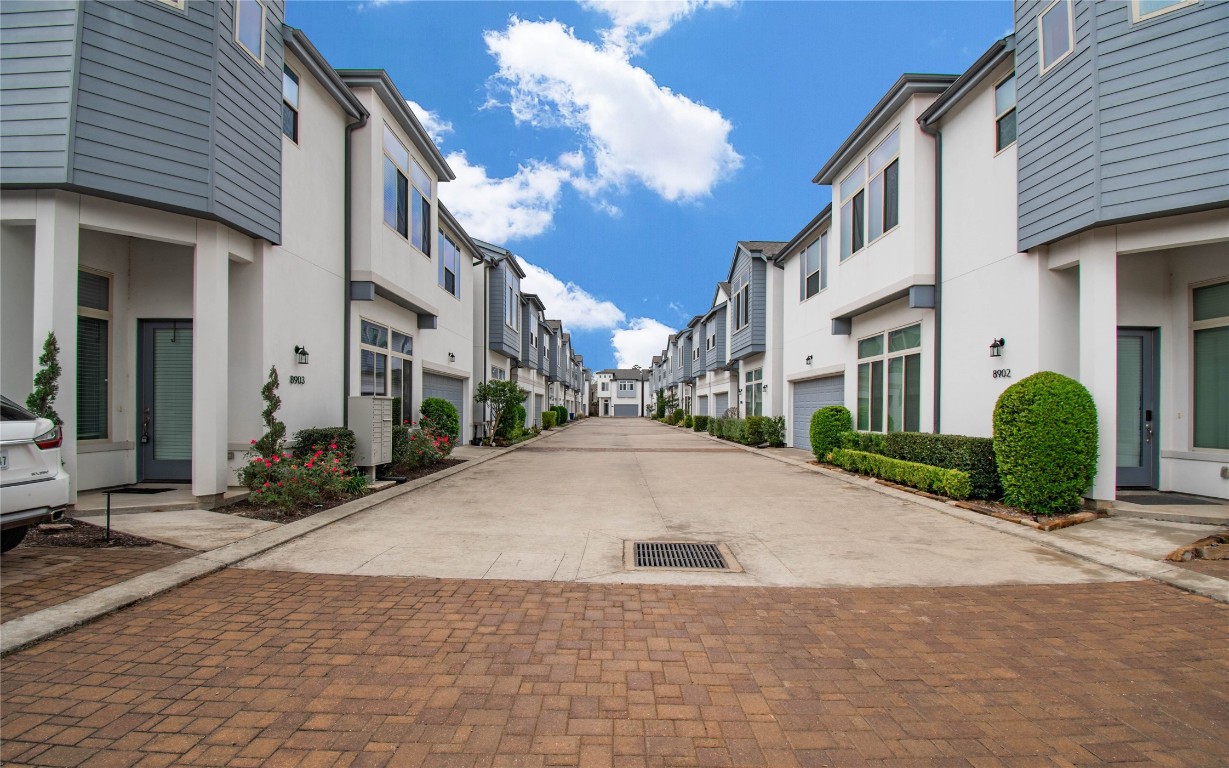 8930 Spring Knoll Forest Drive Houston, TX 77080 - Photo 37 of 37