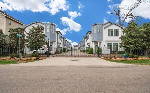 $2,300 | 8930 Spring Knoll Forest Drive, Houston, TX 77080