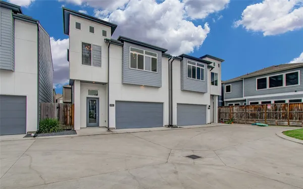 $2,300 | 8930 Spring Knoll Forest Drive, Houston, TX 77080