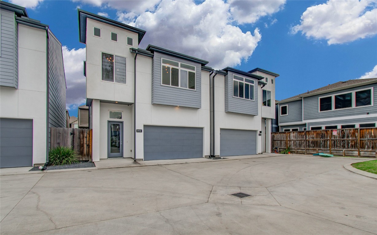 8930 Spring Knoll Forest Drive Houston, TX 77080 - Photo 8 of 37