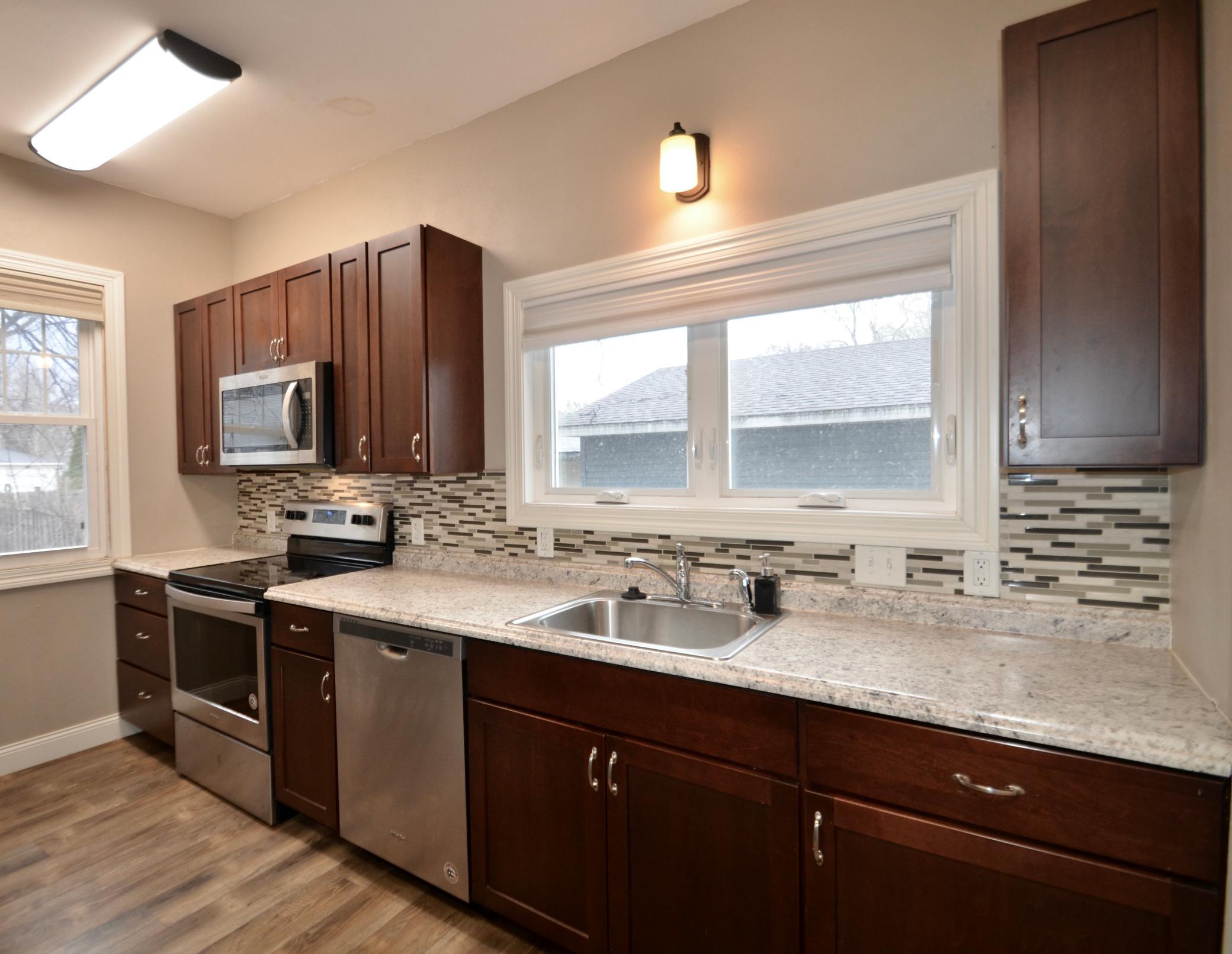 910 7th Street North Fargo, ND 58102 - Photo 10 of 40