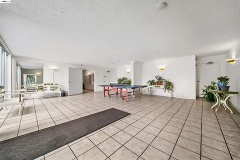 $399,000 | 960 Shorepoint Court, Unit 214, Alameda, CA 94501