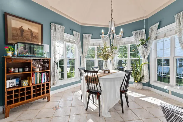 $555,000 | 613 East Castlebury Lane, Appleton, WI 54913