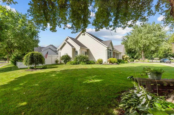 $555,000 | 613 East Castlebury Lane, Appleton, WI 54913