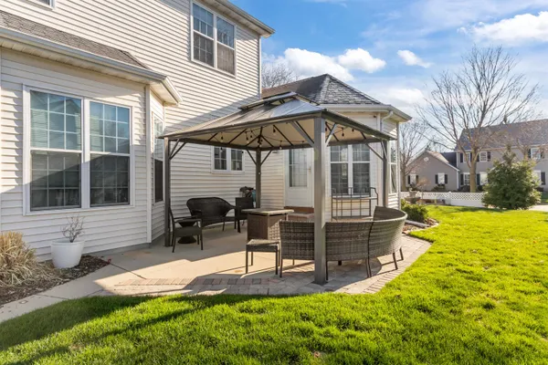 $555,000 | 613 East Castlebury Lane, Appleton, WI 54913