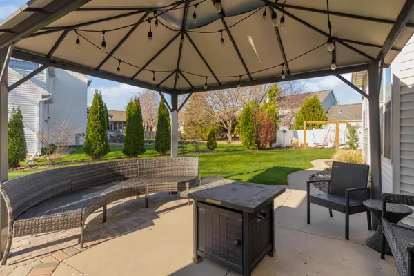 $555,000 | 613 East Castlebury Lane, Appleton, WI 54913