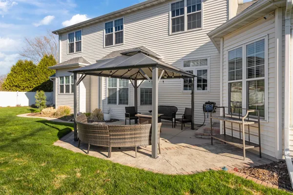 $555,000 | 613 East Castlebury Lane, Appleton, WI 54913