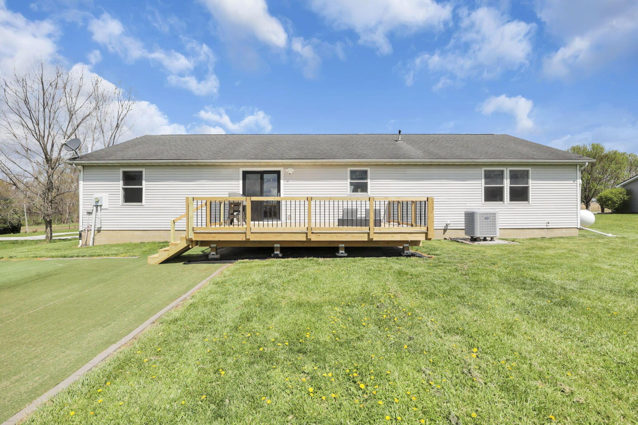 11851 Murlette Road Southwest Stoutsville, OH 43154 - Photo 38 of 44 Rear View