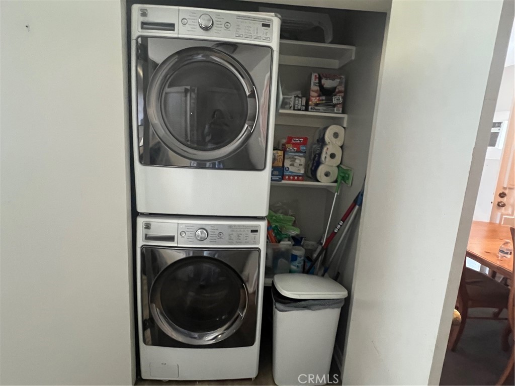 223 Albert Avenue Pomona, CA 91767 - Photo 5 of 18 a utility room with dryer and washer