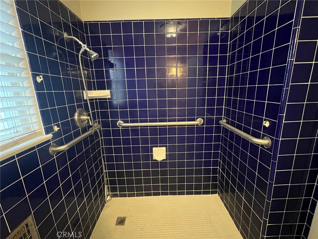 223 Albert Avenue Pomona, CA 91767 - Photo 7 of 18 a bathroom with a bathtub