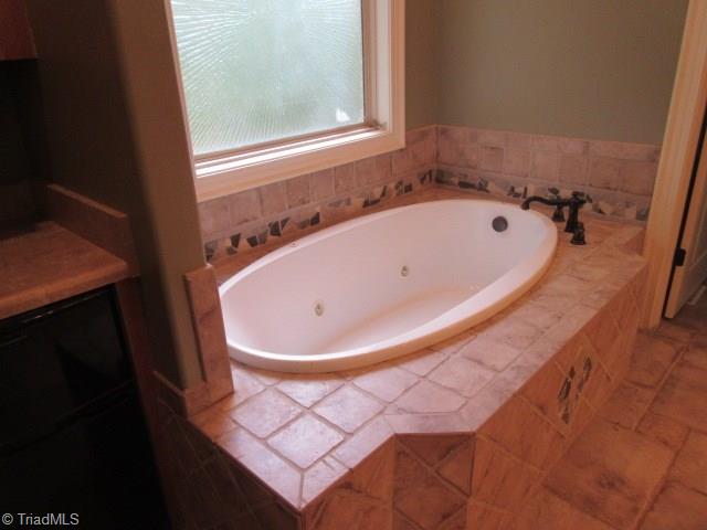 5008 Robdot Drive Oak Ridge, NC 27310 - Photo 13 of 26