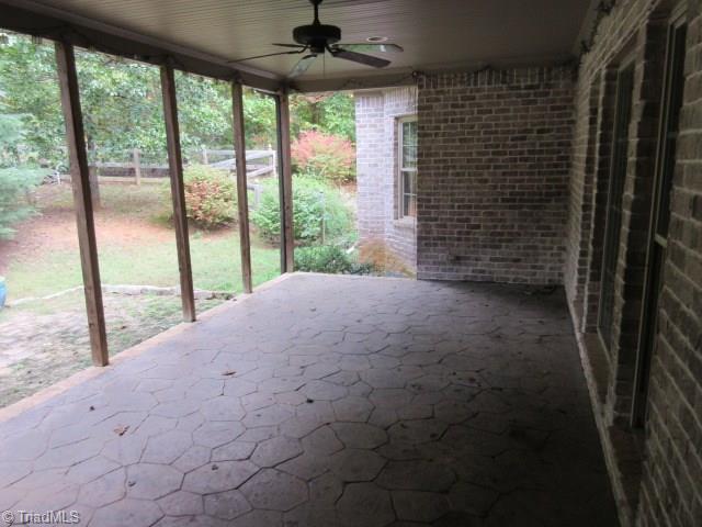 5008 Robdot Drive Oak Ridge, NC 27310 - Photo 5 of 26