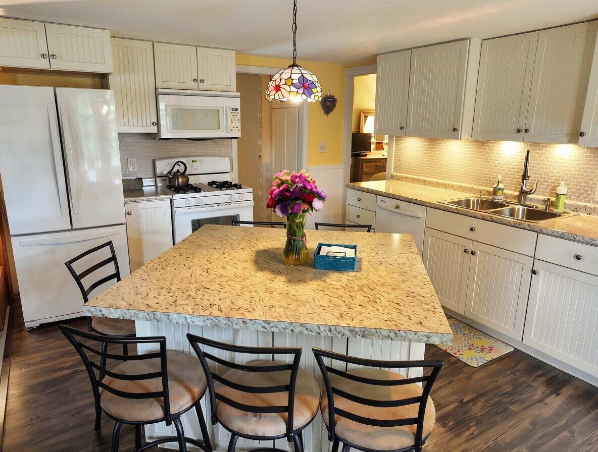 241 Leeds Junction Road Wales, ME 04280 - Photo 11 of 44 Kitchen