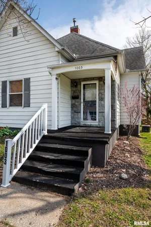 $145,000 | 1003 North Monroe Street, Marion, IL 62959