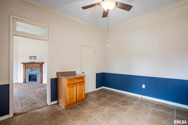 $145,000 | 1003 North Monroe Street, Marion, IL 62959