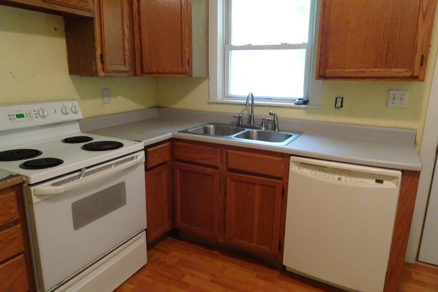 404 Sutton Road Cincinnati, OH 45230 - Photo 8 of 15