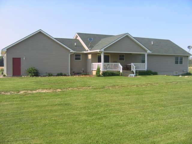 12989 Sullivan Road Emmett, MI 48022 - Photo 4 of 29 31051275-3.JPG
