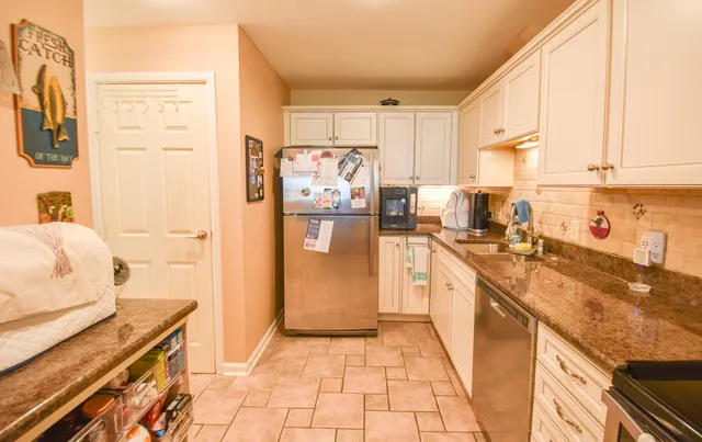 $520,000 | 61626 Colony Bay Drive, Unit 15, Cassopolis, MI 49031