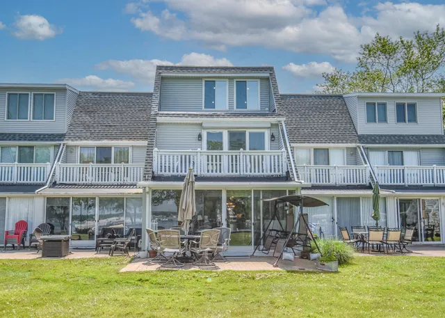 $520,000 | 61626 Colony Bay Drive, Unit 15, Cassopolis, MI 49031