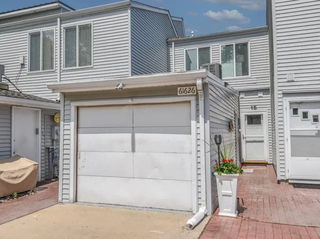 $520,000 | 61626 Colony Bay Drive, Unit 15, Cassopolis, MI 49031