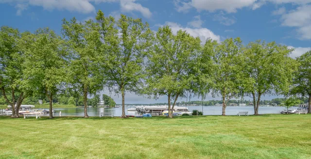 $520,000 | 61626 Colony Bay Drive, Unit 15, Cassopolis, MI 49031