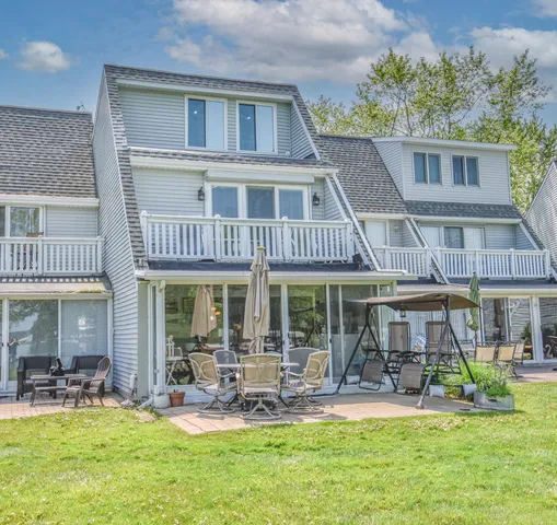 $520,000 | 61626 Colony Bay Drive, Unit 15, Cassopolis, MI 49031