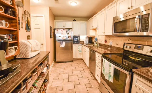 $520,000 | 61626 Colony Bay Drive, Unit 15, Cassopolis, MI 49031