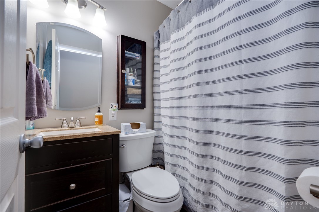 3073 Santa Rosa Drive Kettering, OH 45440 - Photo 24 of 45 Full Bathroom