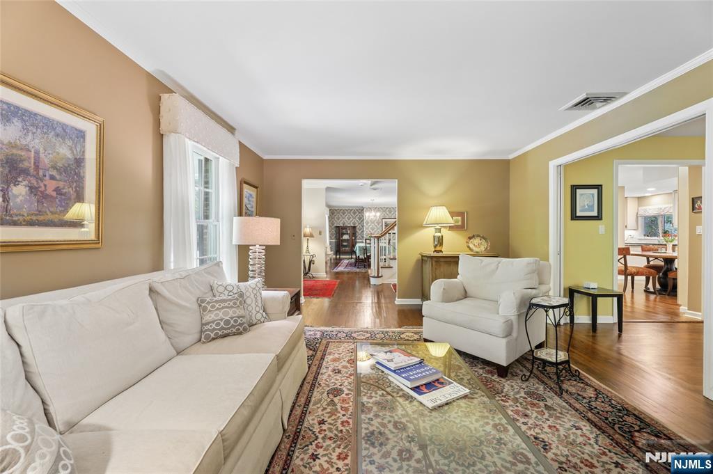 27 Duane Lane Demarest, NJ 07627 - Photo 10 of 47