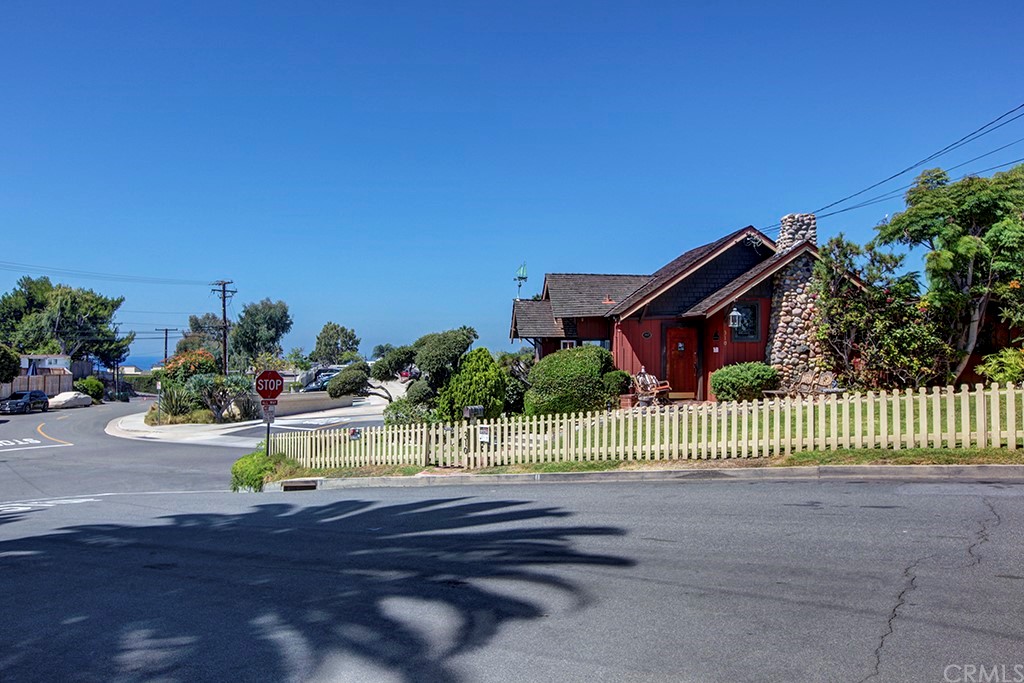 310 Hawthorne Road Laguna Beach, CA 92651 - Photo 6 of 25 a view of a house with a street