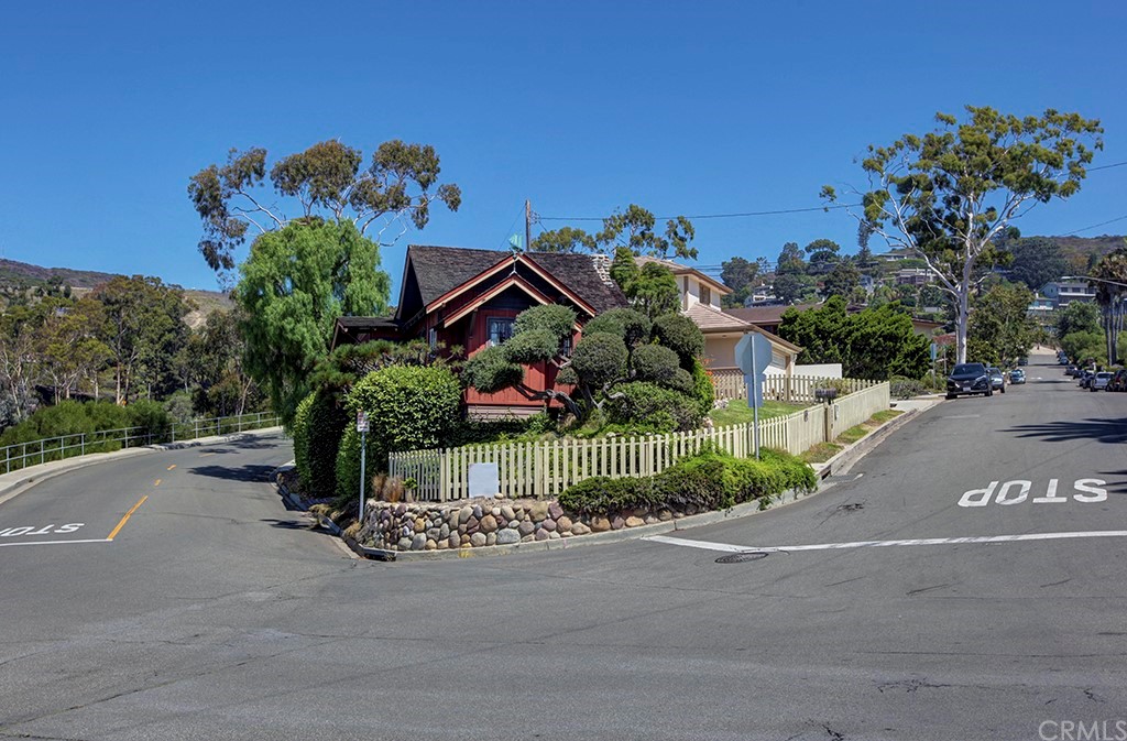 310 Hawthorne Road Laguna Beach, CA 92651 - Photo 7 of 25 front view of a house with a street