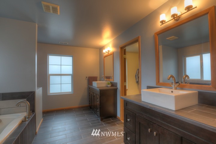 18205 168th Way Southeast Renton, WA 98058 - Photo 13 of 24 Gallery Image 13