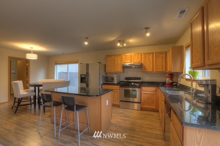 18205 168th Way Southeast Renton, WA 98058 - Photo 3 of 24 Gallery Image 3