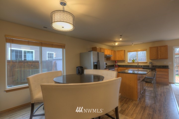 18205 168th Way Southeast Renton, WA 98058 - Photo 4 of 24 Gallery Image 4