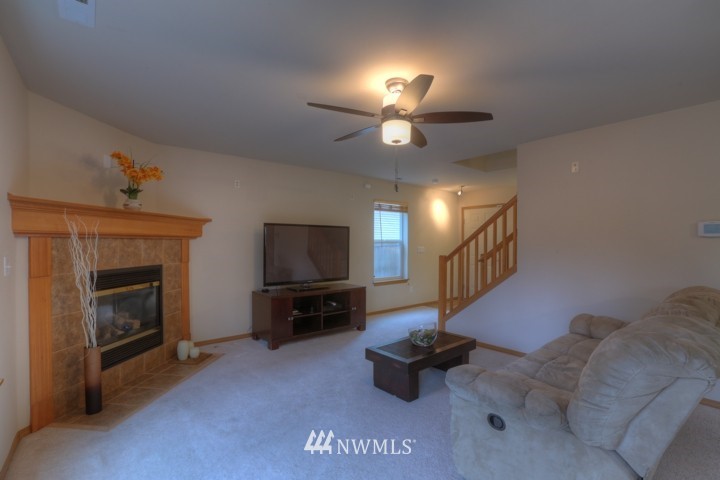 18205 168th Way Southeast Renton, WA 98058 - Photo 6 of 24 Gallery Image 6