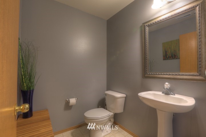 18205 168th Way Southeast Renton, WA 98058 - Photo 7 of 24 Gallery Image 7