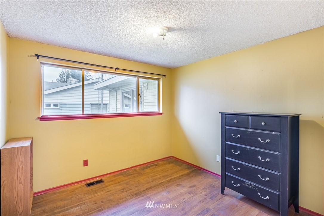 927 Reiten Road Kent, WA 98030 - Photo 13 of 24 Gallery Image 13